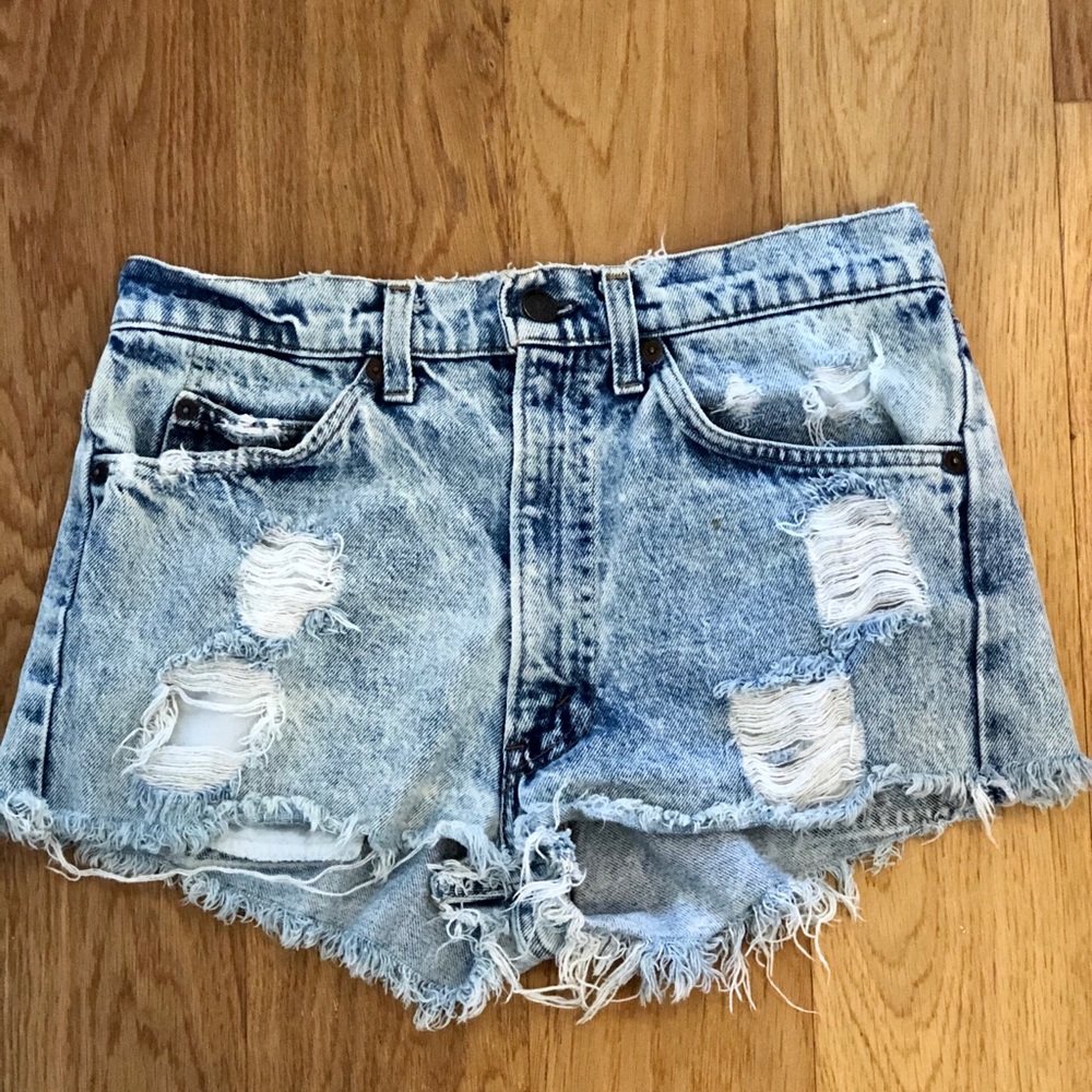 Levi’s high waisted denim cutoffs